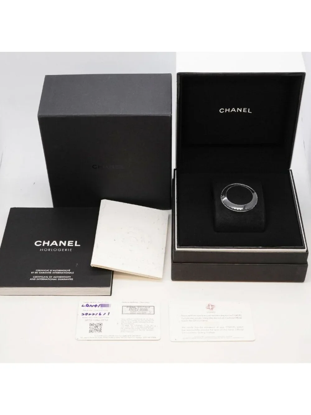 CHANEL j12 wanted